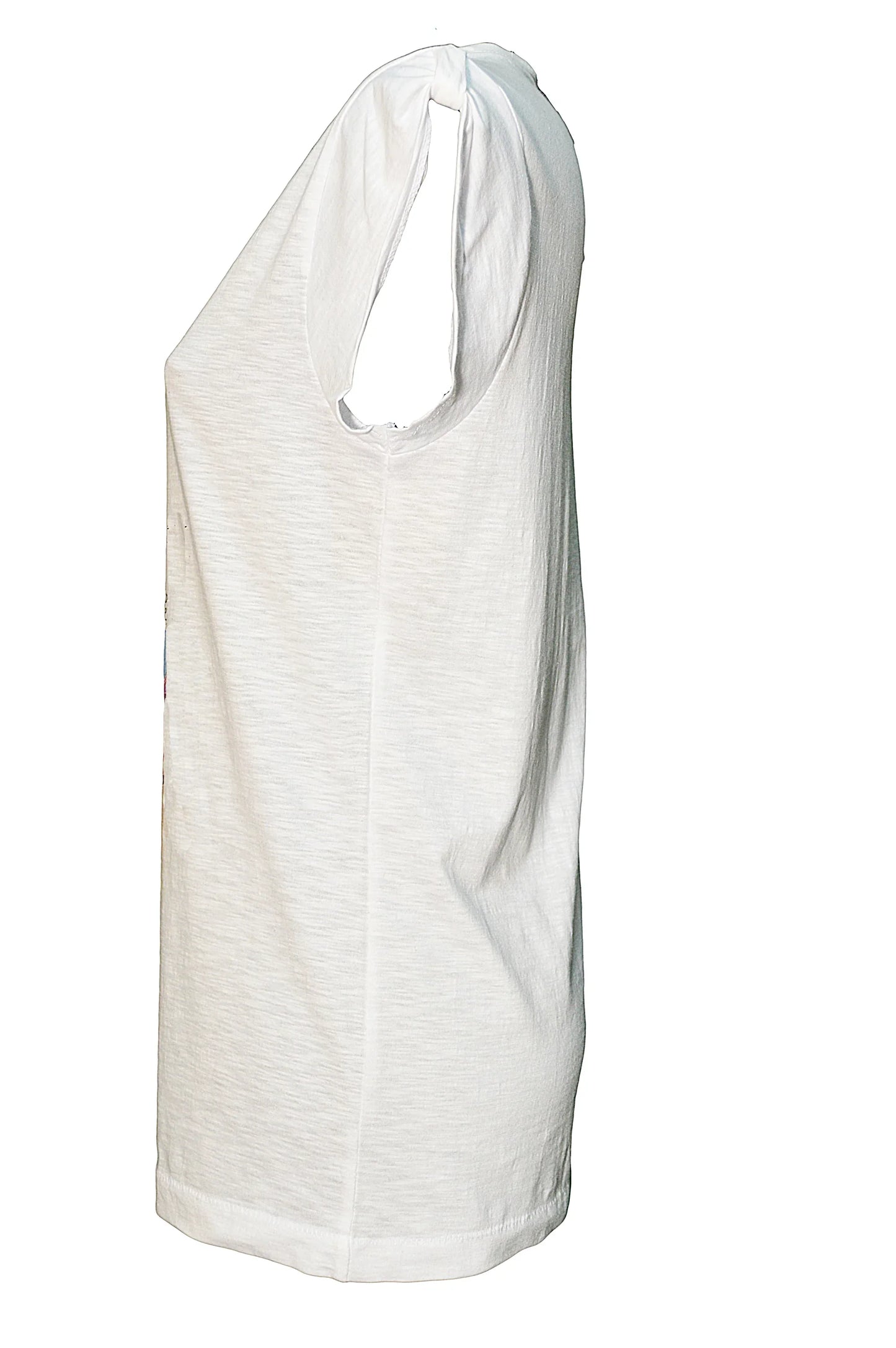 T-shirt bianca streetwear in cotone, vestibilità comoda, stile urban minimalista.