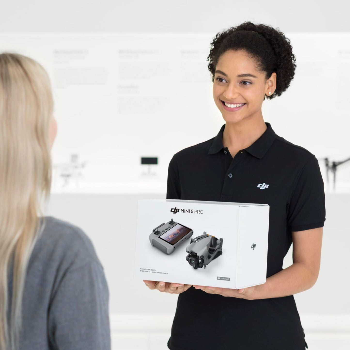 DJI Mini 5 Pro Combo Fly More con DJI RC 2 e DJI Care di 1 anno, drone 4K per principianti, drone con fotocamera, CMOS da 1 pollice, rilevamento degli ostacoli, ActiveTrack 360°, C0