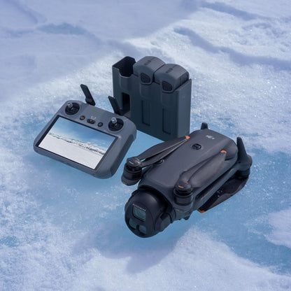 DJI Mavic 4 Pro Combo Creator 512 GB con DJI RC Pro 2, drone con tripla fotocamera dotato di fotocamera Hasselblad da 100 MP con CMOS 4/3, volo fino a 51 minuti, tre batterie, hub di ricarica e altro