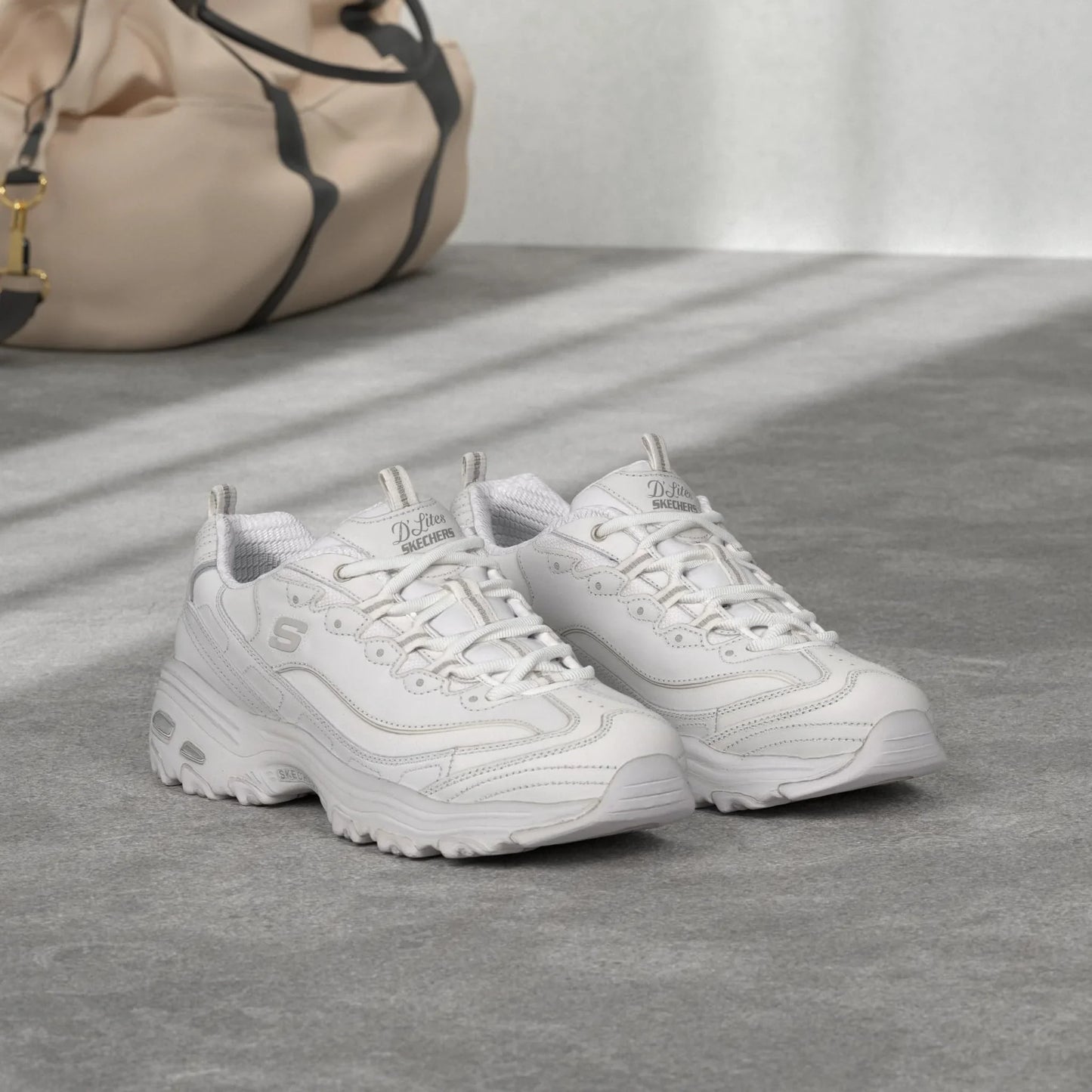 Skechers D'Lites Fresh Start Running Shoes Women - STREET STYLE