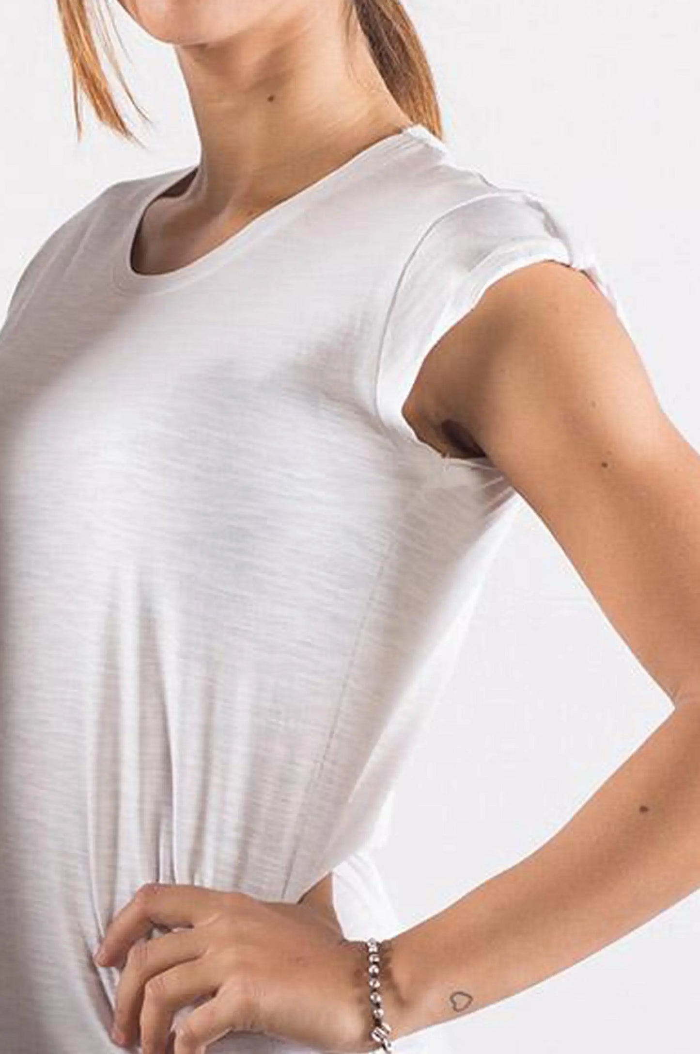 T-shirt Audrey Hepburn Stilizzata — STREET STYLE - STREET STYLE