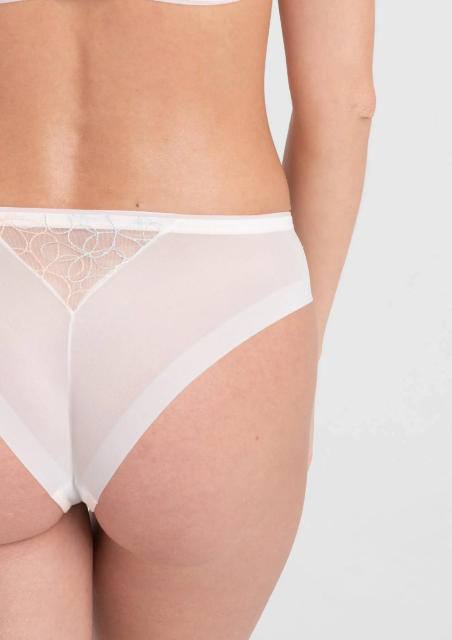 Low-Rise Mesh Brazilian Tanga Panty Samanta Fiorella - STREET STYLE