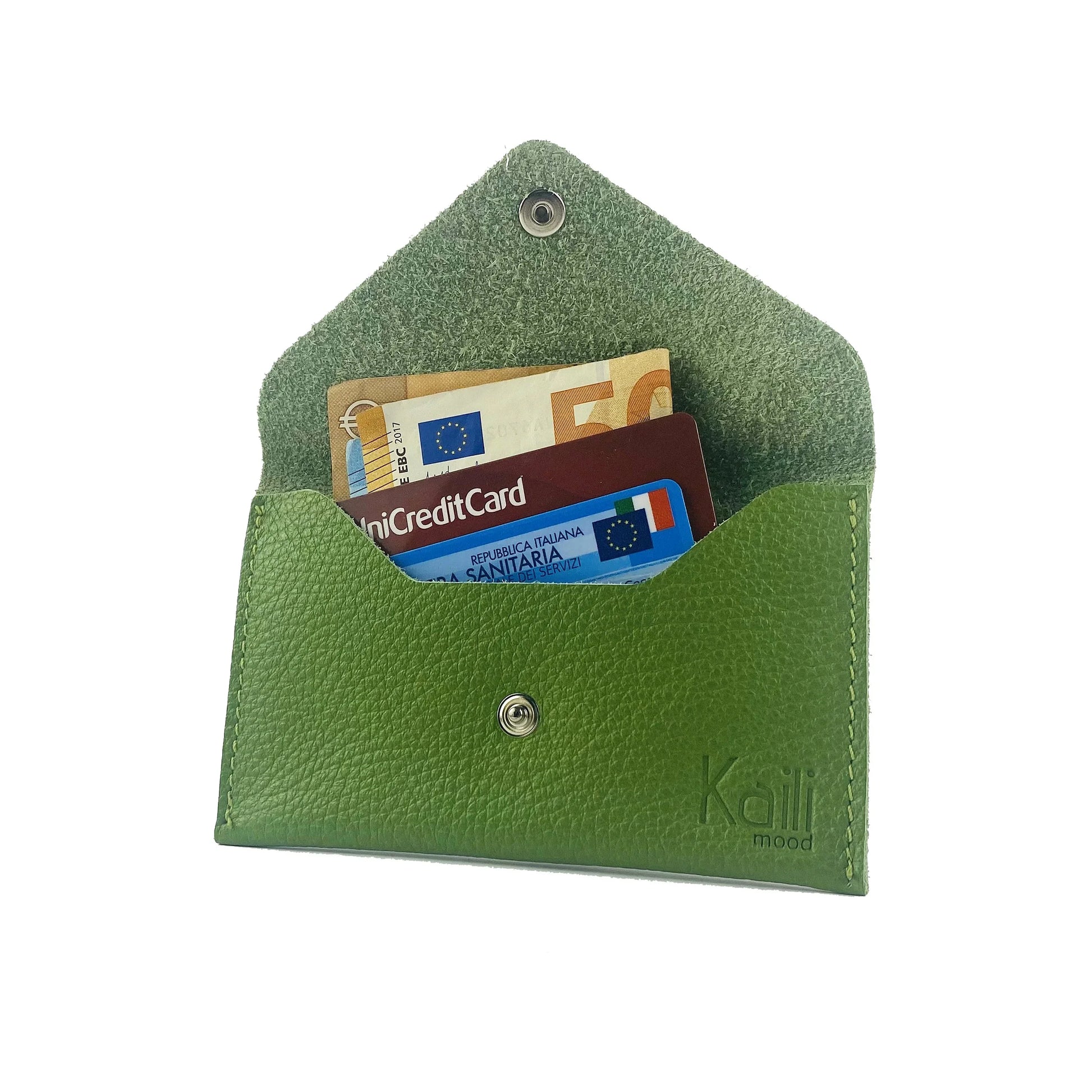 K0040EB | Sachet with flap Made in Italy in genuine full grain leather, dollar grain - Green color - Dimensions: 13 x 8 x 0.5 cm - Packaging: Rigid bottom/lid gift box - STREET STYLE