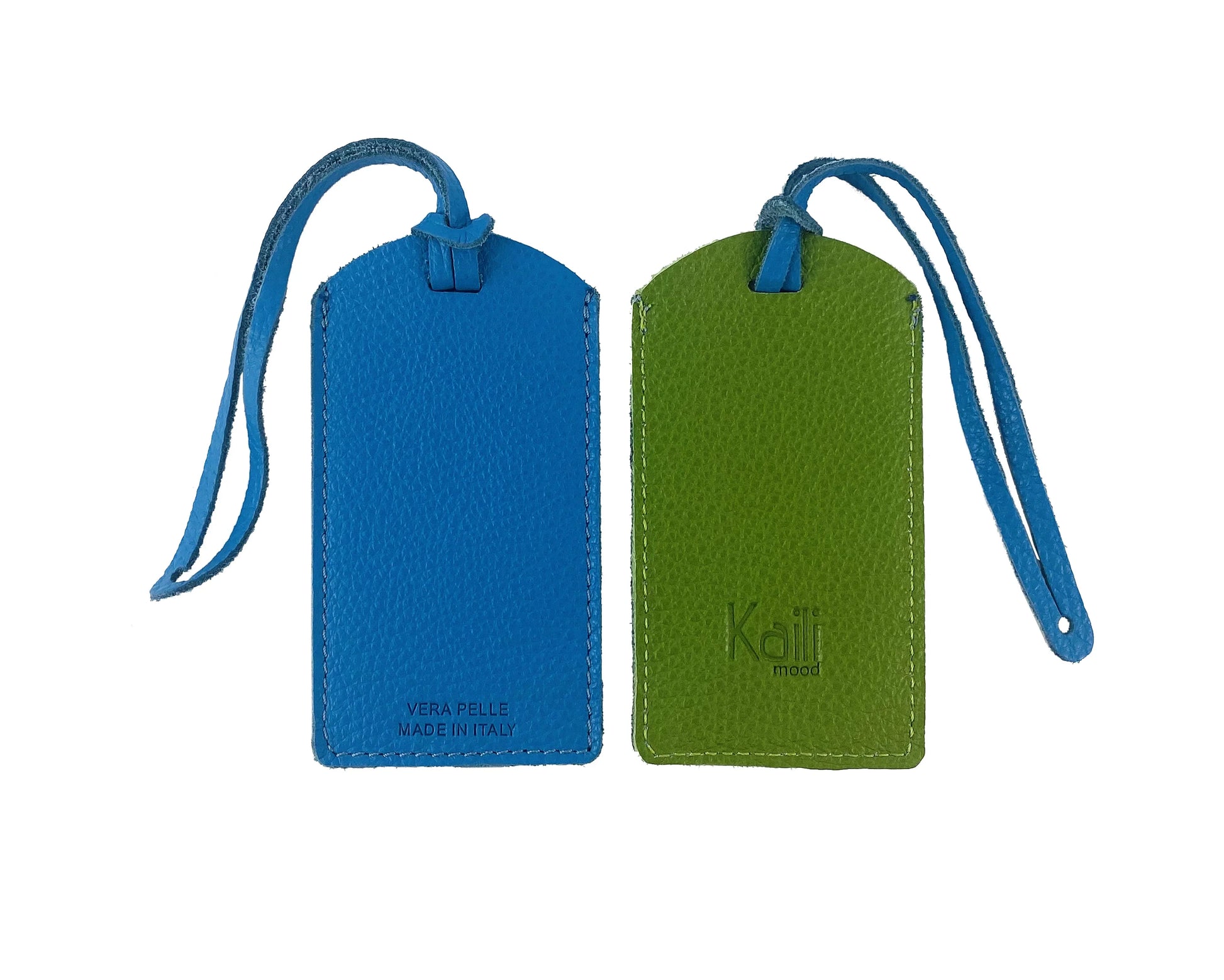 K0041EOB | Two-tone luggage tag Made in Italy in genuine full-grain leather, dollar grain - Green/light blue color - Dimensions: 6.5 x 12 cm - Packaging: Rigid bottom/lid gift box - STREET STYLE