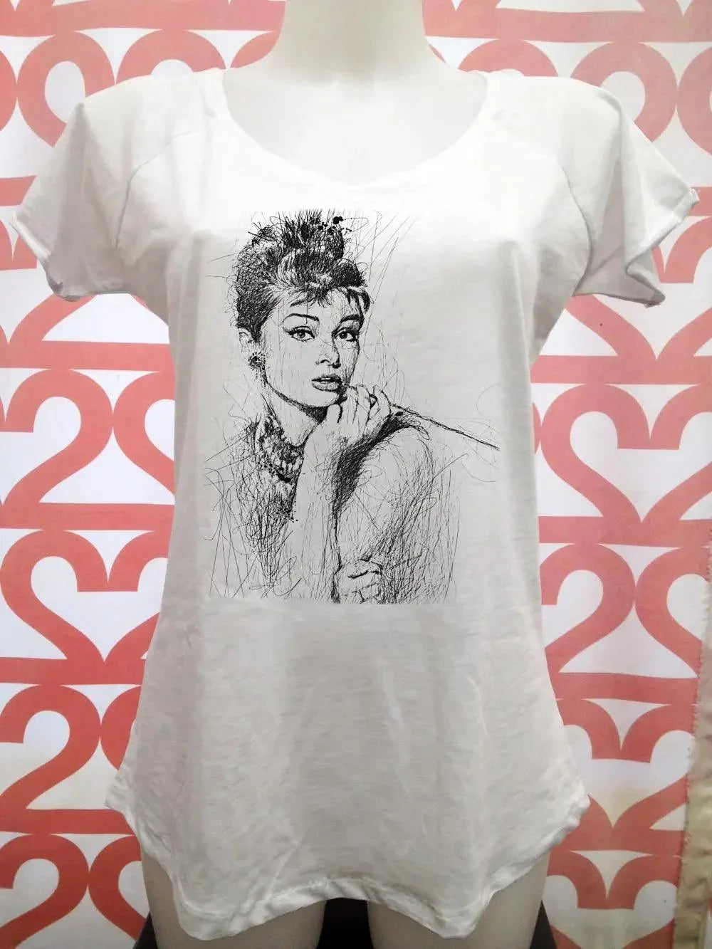 T-shirt bianca donna in cotone fiammato con stampa stilizzata attrice, stile urban streetwear.