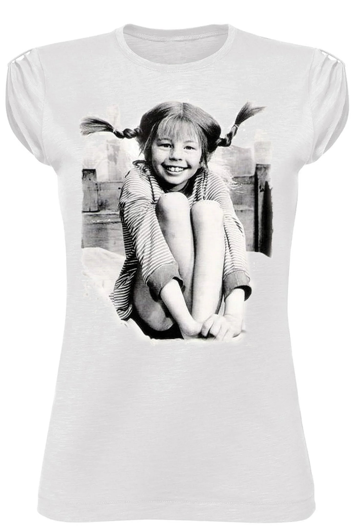 T-shirt bianca streetwear con stampa vintage in bianco e nero di bambina sorridente, stile urban.