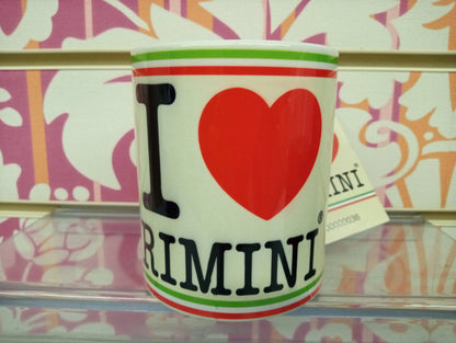 Tazza mug bianca con scritta I love Rimini, cuore rosso e dettagli urban streetwear.