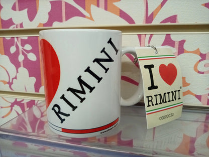 Tazza mug bianca con scritta I Love Rimini, dettaglio cuore rosso, stile urban streetwear.