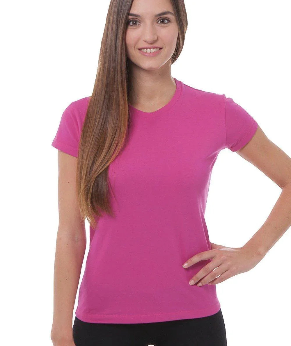 T-shirt donna streetwear fucsia in cotone, stile urban, vestibilità aderente, maniche corte