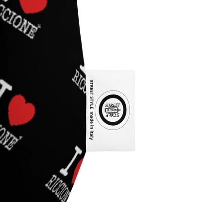 Pouf copripoltrona streetwear nero con scritta I love Riccione e cuori rossi, tessuto moderno urban