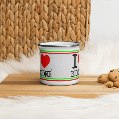 Tazza smaltata bianca stile streetwear con scritta I Love Riccione, bordo metallico, decorazione urbana