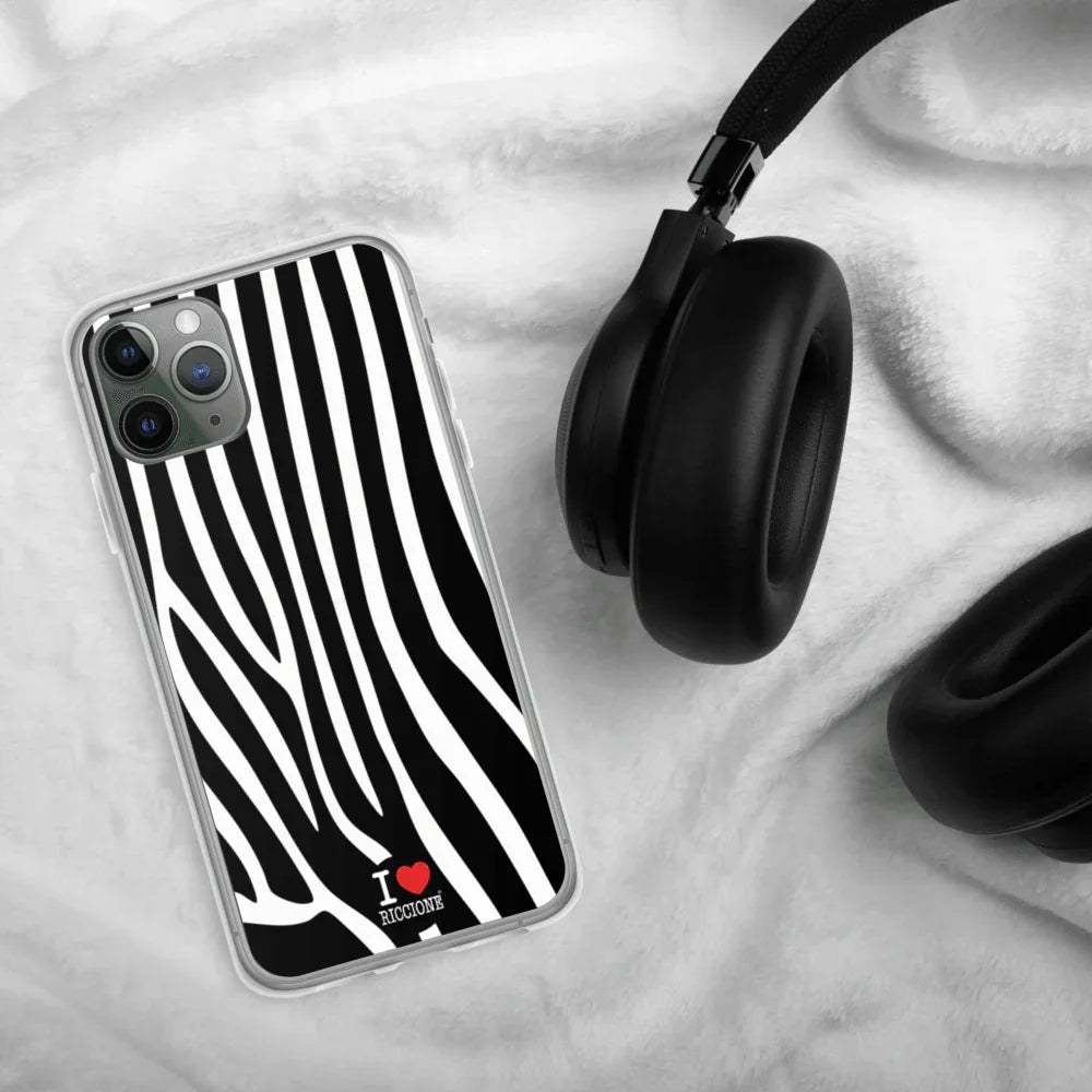 Custodia iPhone streetwear con motivo zebra bianco e nero e scritta I love Riccione.