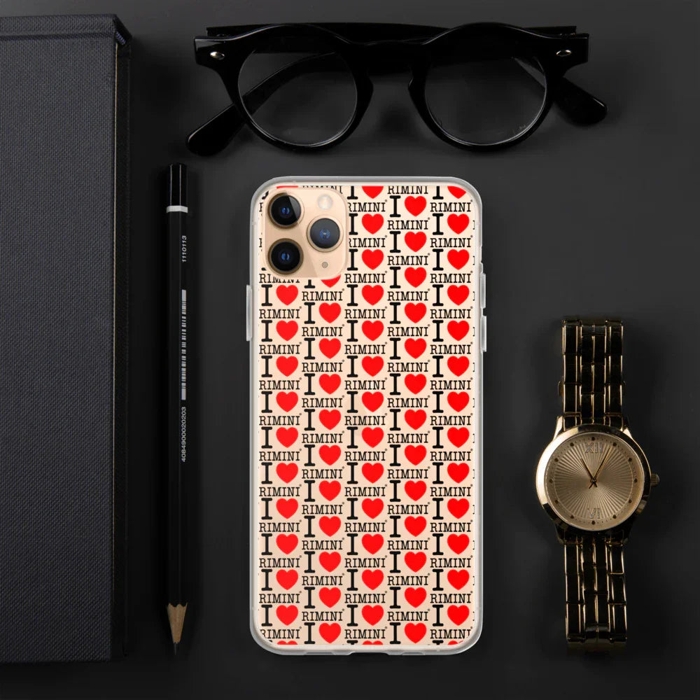 Custodia iPhone streetwear trasparente con scritta I love Rimini e cuori rossi, stile urban.