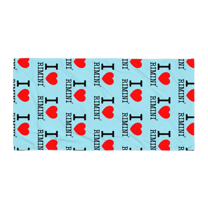 Telo mare streetwear azzurro con scritta I love Rimini, cuori rossi, stile urban