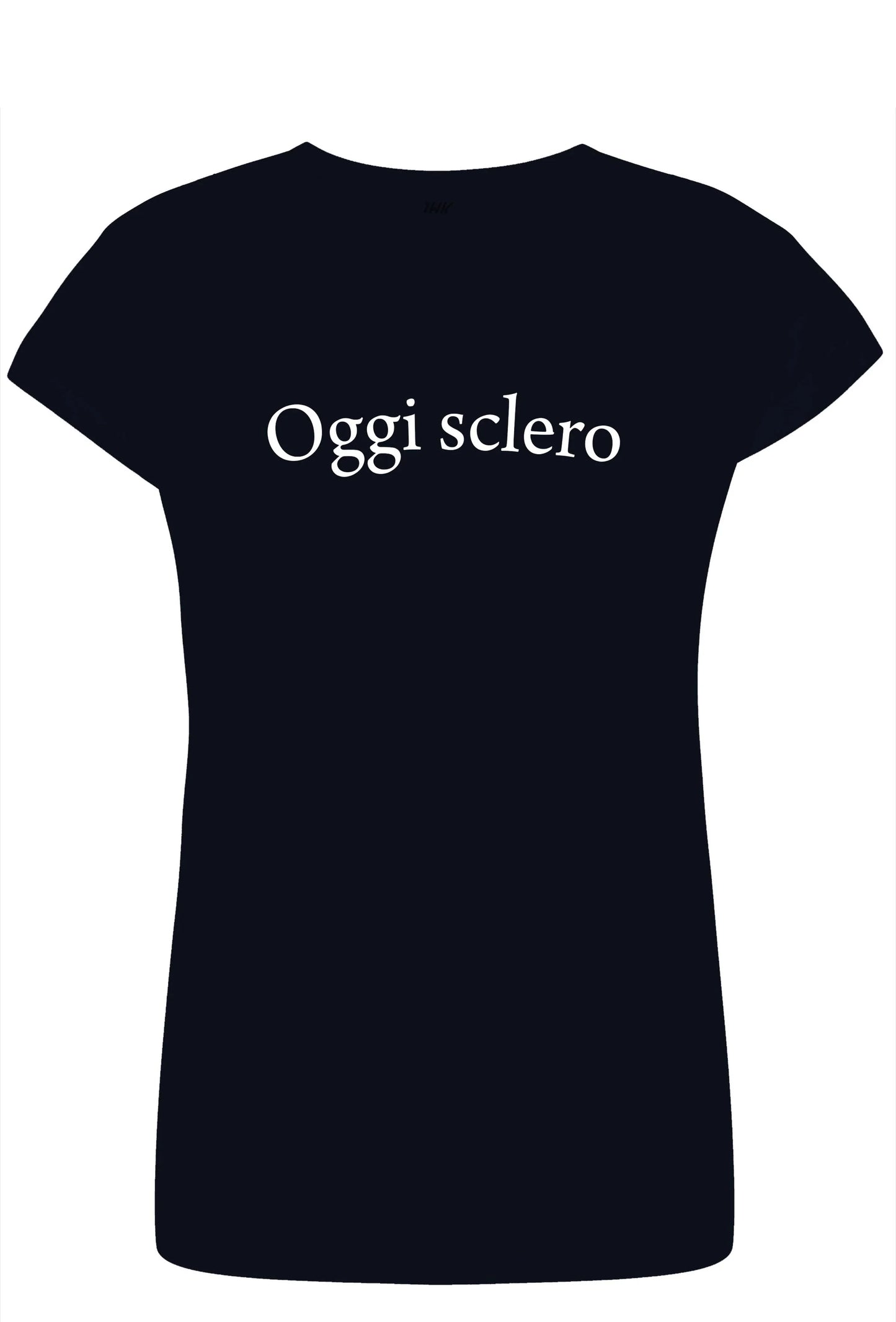 T-shirt donna streetwear nera in cotone con scritta bianca 'Oggi sclero' sul petto.
