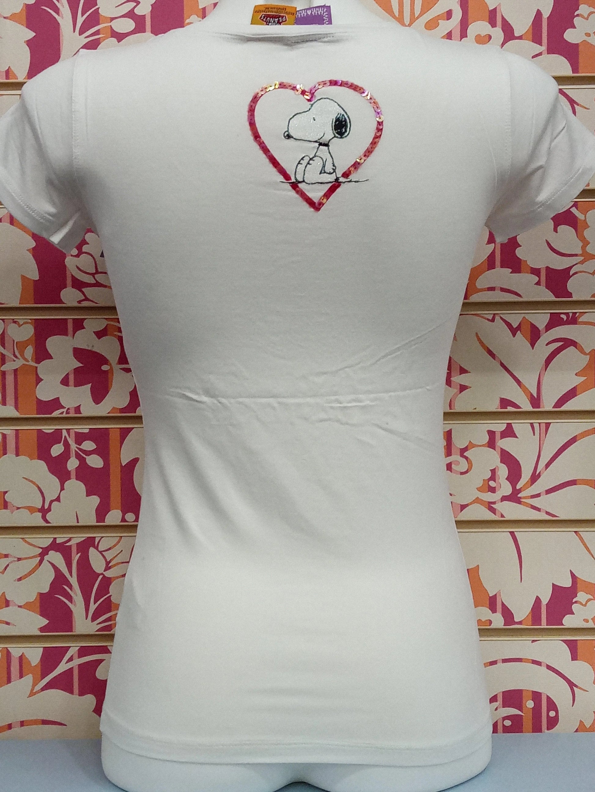T-shirt bianca donna streetwear stile urban con stampa Snoopy glitterata su cuore rosa