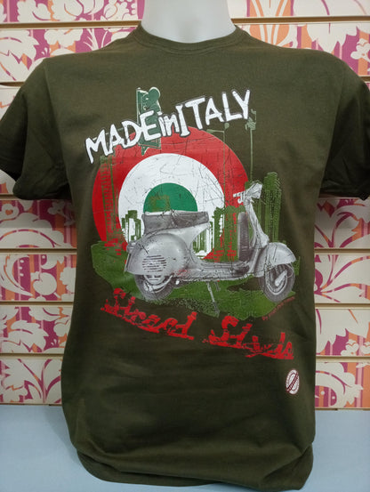 T-shirt streetwear verde militare con stampa Vespa, bandiera italiana e scritte urban